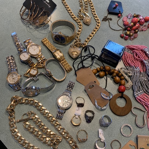 Assorted Jewelry Collection - Picture 8 of 13